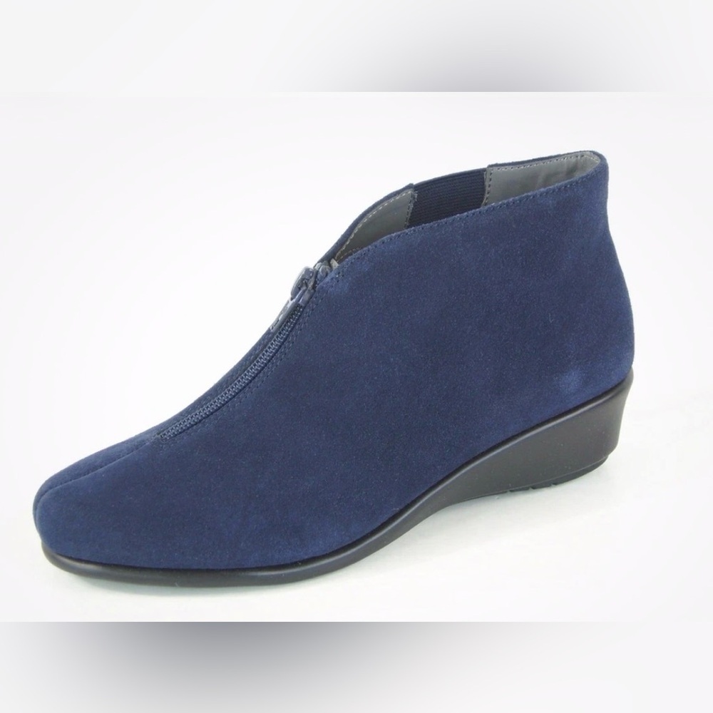 AEROSOLES Dark Blue Suede leather booties size 11w